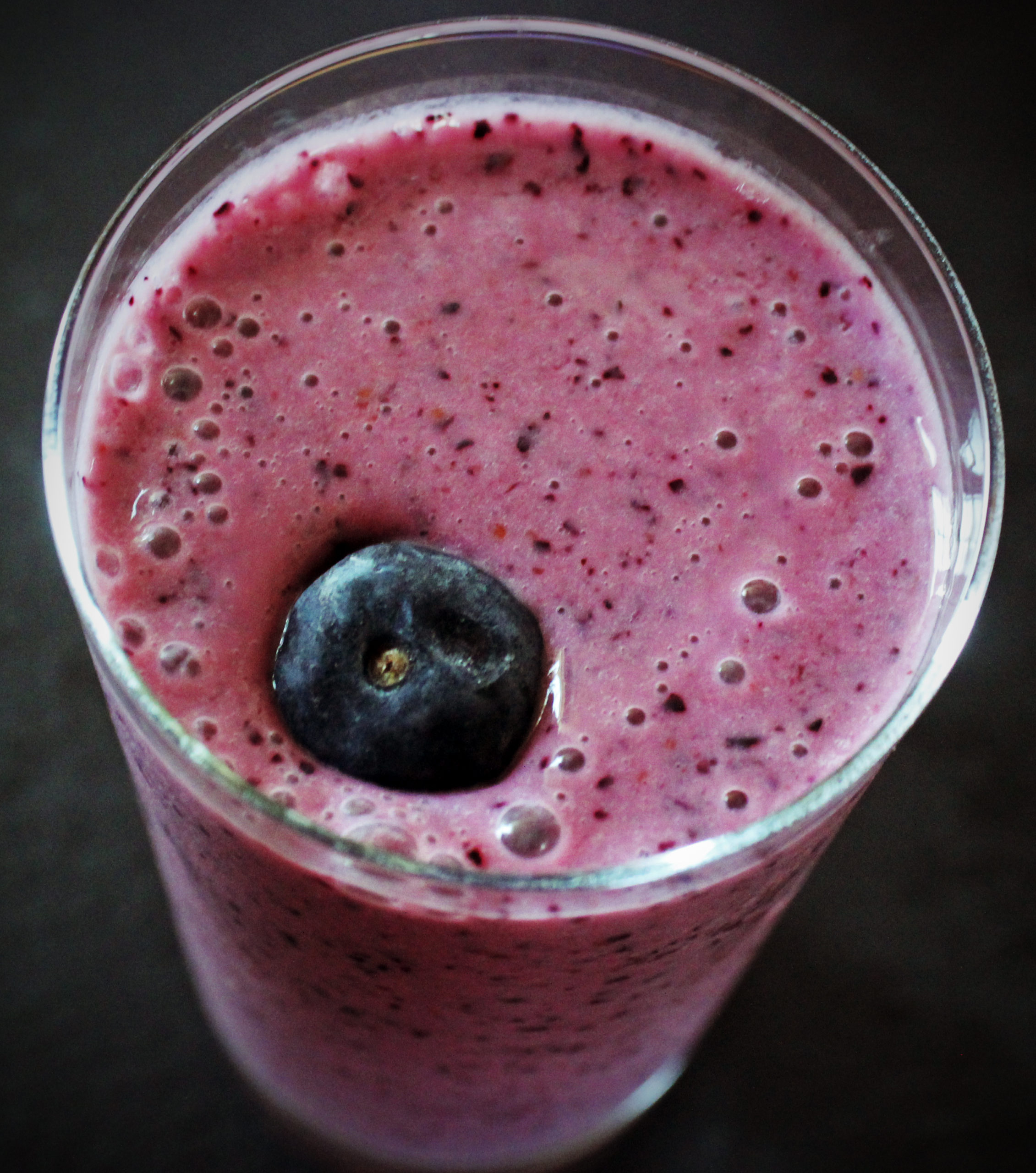 Dishing Up: Blueberry Smoothie - Erin Dishes Nutrition